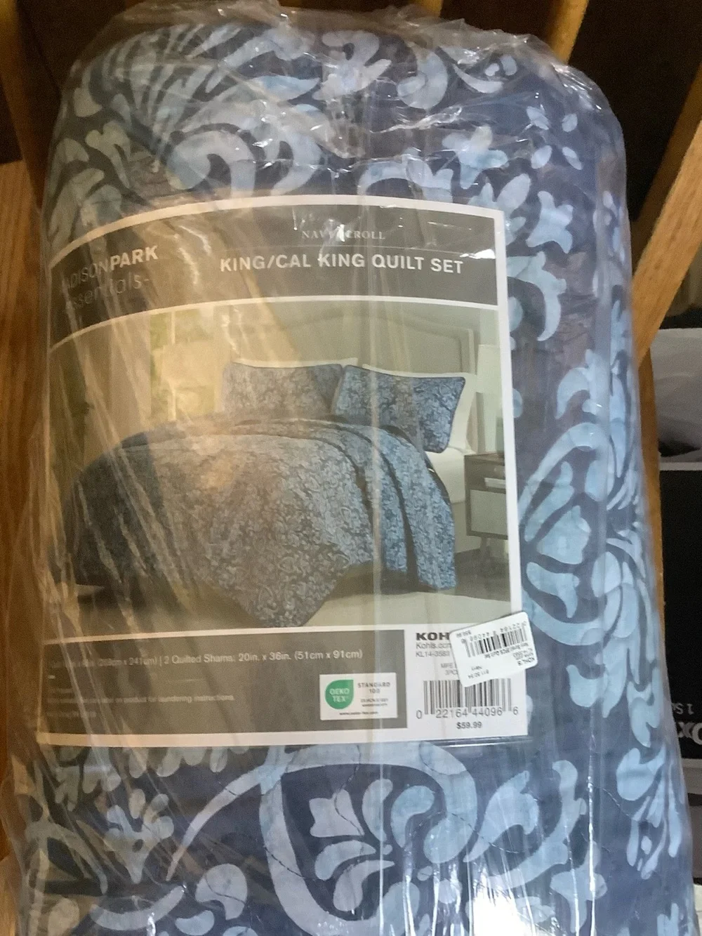 New in the bag California King Quilt Set Blue with Floral print Madison  Park